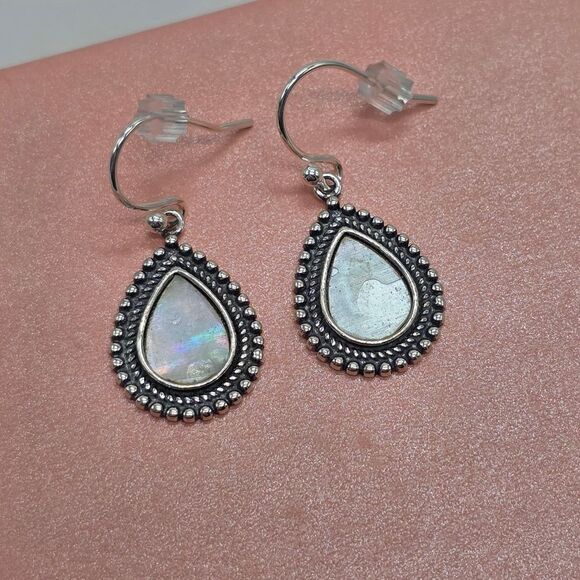🔥⏭️NWOT Sterling Silver Mother of Pearl Dangling Drop Earrings - Picture 4 of 16